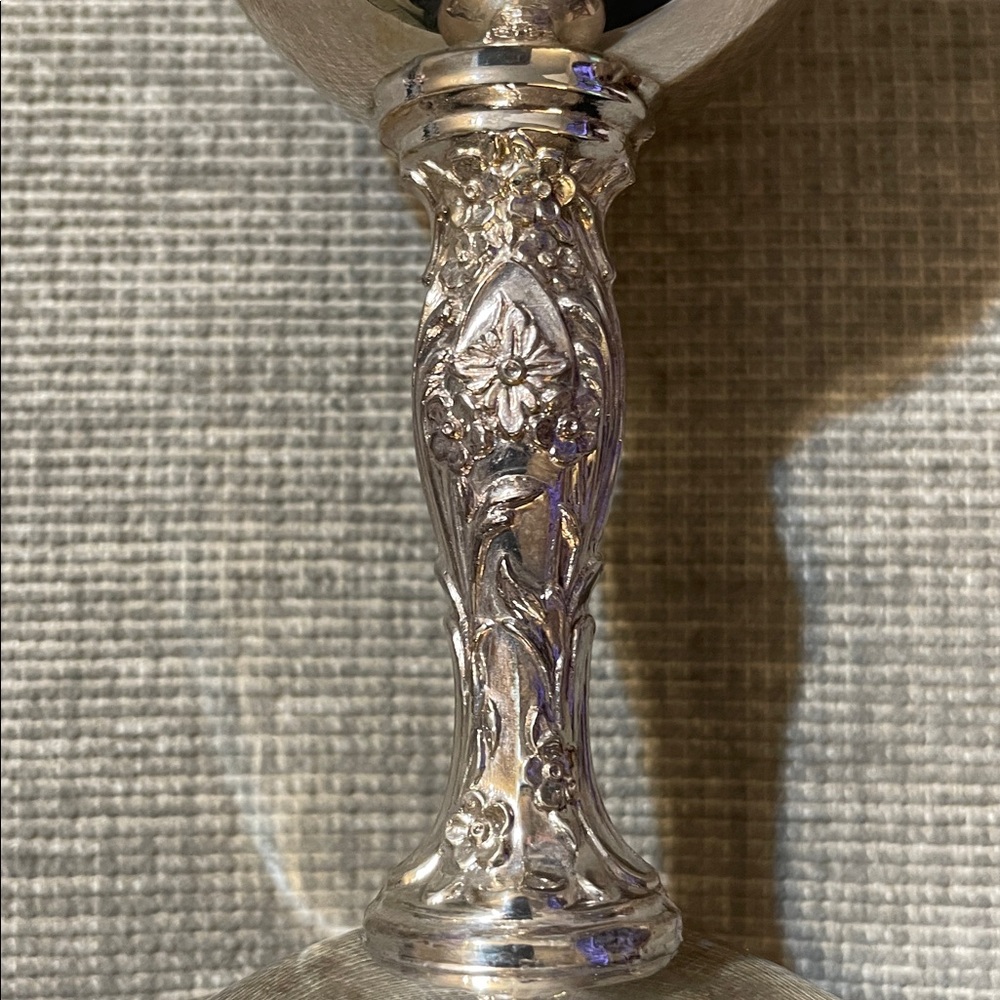 Vintage Wm Rogers Silver Plate Floral Stem Goblets - Pair of 8 - Picture 6 of 7